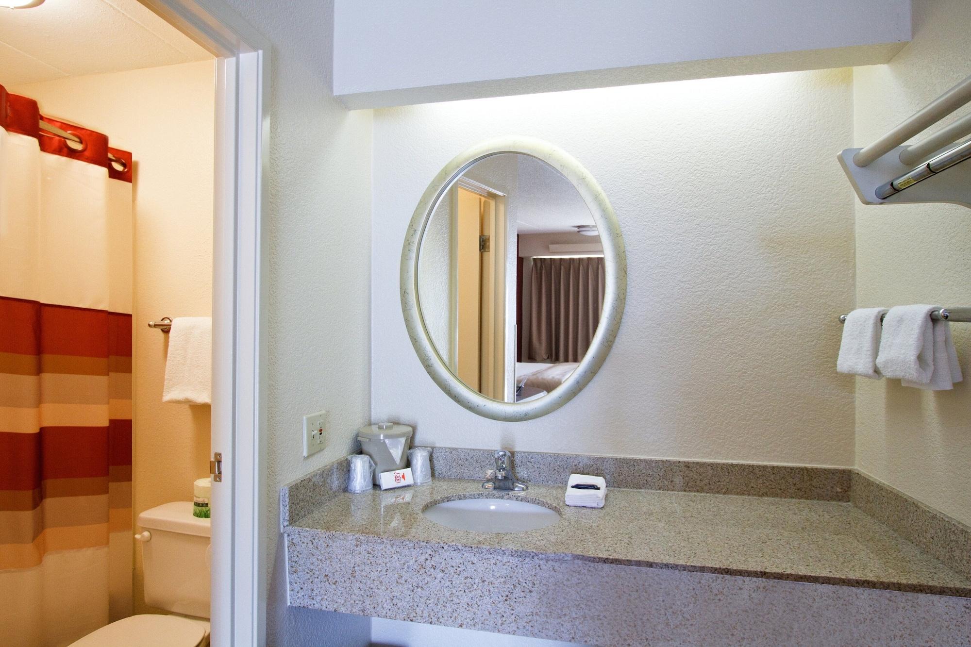 Red Roof Inn Louisville East - Hurstbourne Esterno foto
