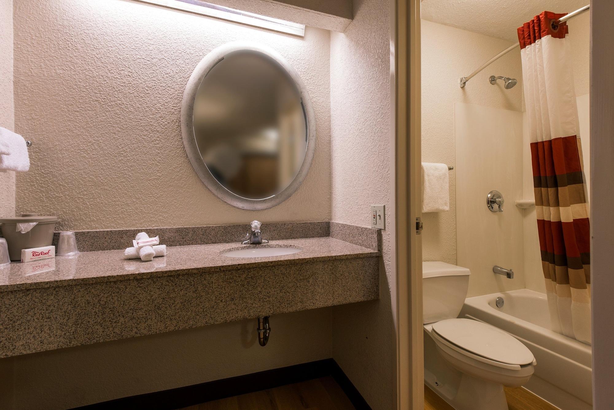 Red Roof Inn Louisville East - Hurstbourne Esterno foto