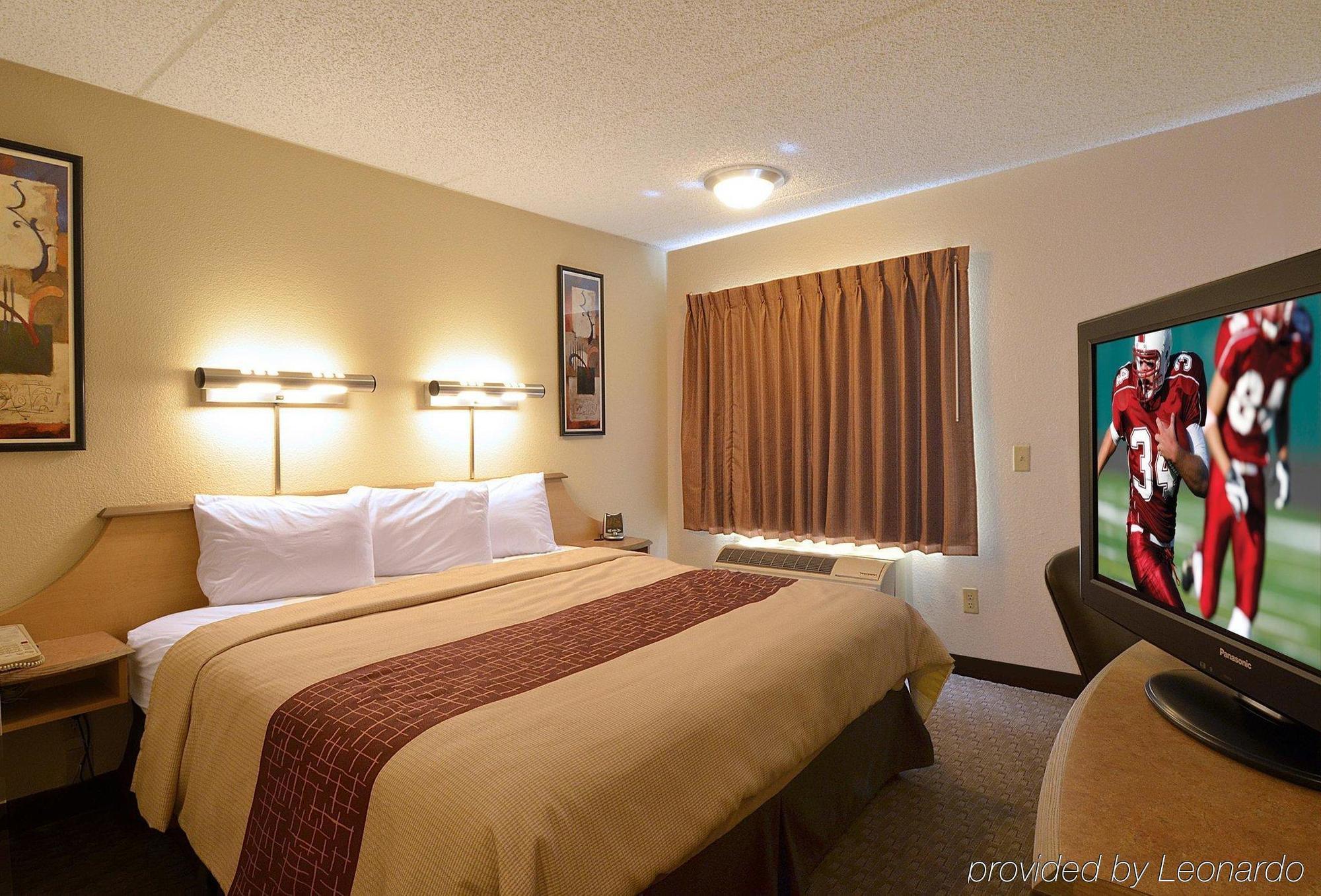 Red Roof Inn Louisville East - Hurstbourne Esterno foto