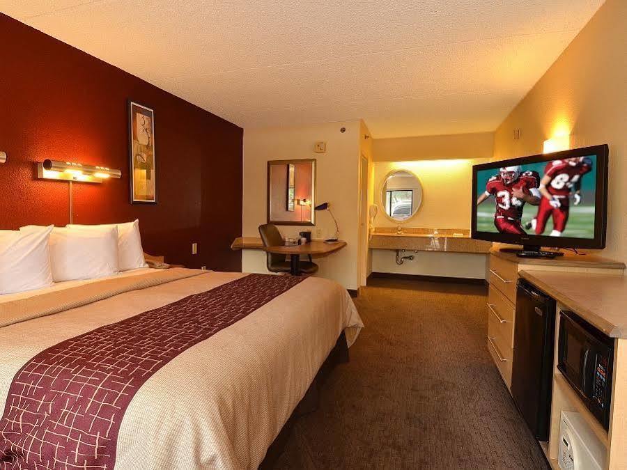 Red Roof Inn Louisville East - Hurstbourne Esterno foto